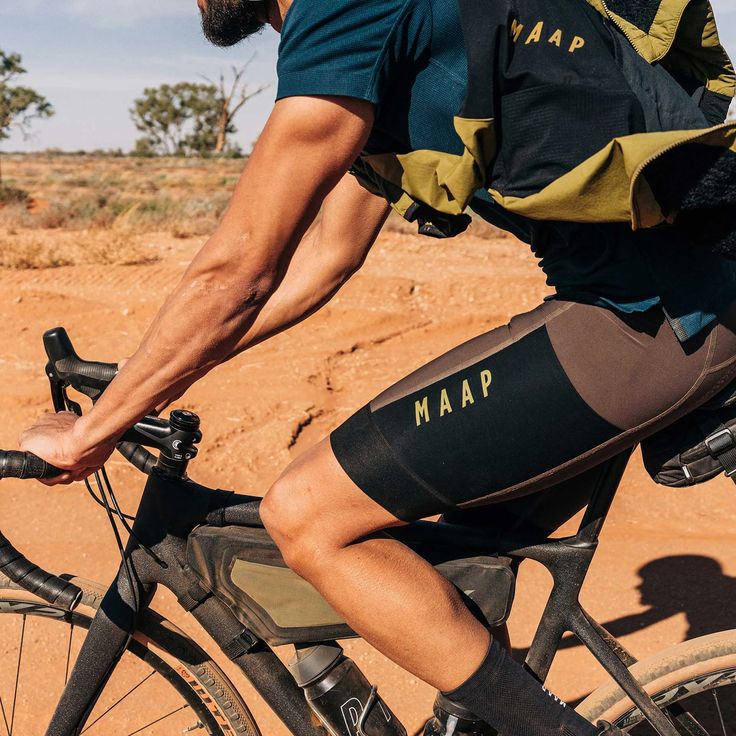 Gravel cycling apparel