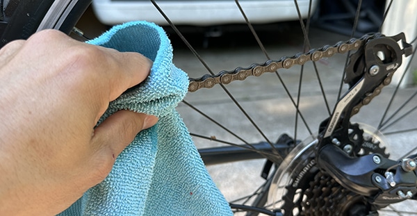 Indoor chain cleaning