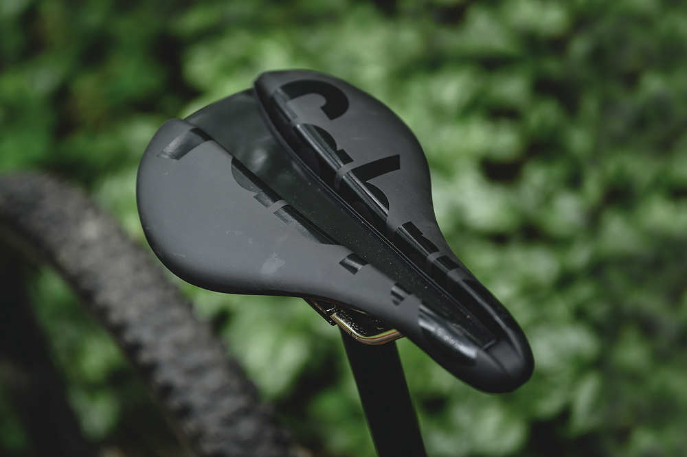 Women unisex saddles