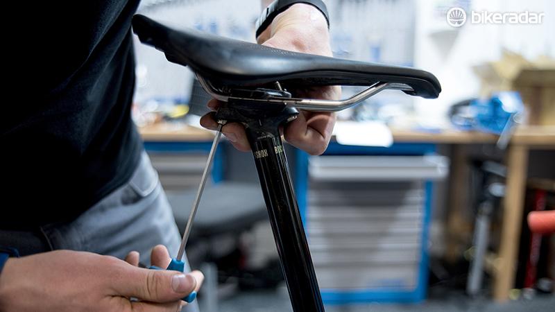 bike saddle pad alignment