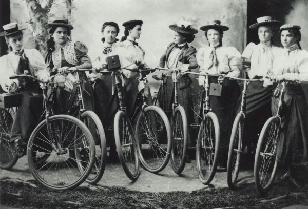 historic women cycling