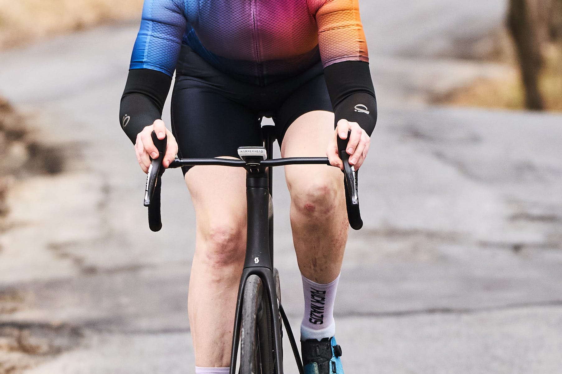 rider knee discomfort