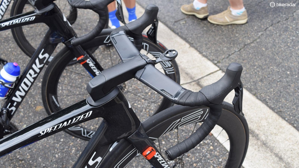 road bike cockpit
