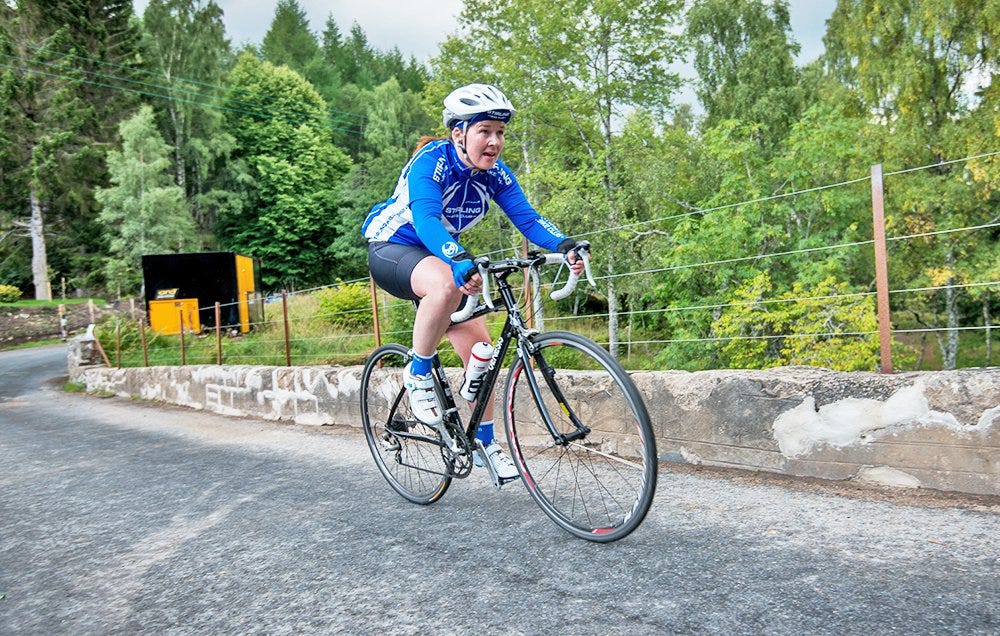 women tour climbing